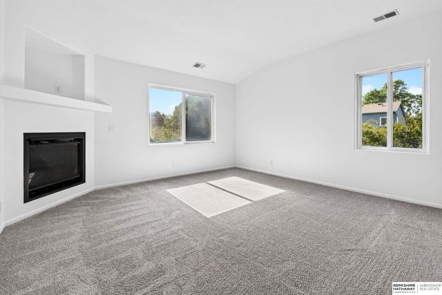 18765 N Street, Omaha, NE 68135