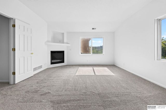 18765 N Street, Omaha, NE 68135