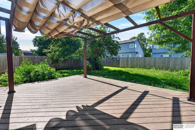 18765 N Street, Omaha, NE 68135
