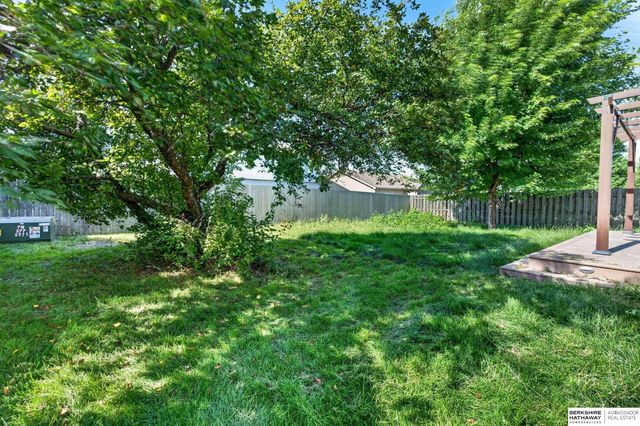 18765 N Street, Omaha, NE 68135