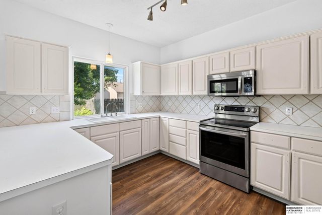 18765 N Street, Omaha, NE 68135