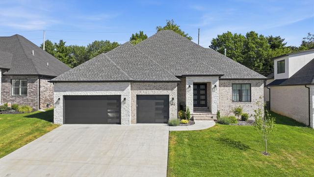 3925 E Woodhue Street, Springfield, MO 65802