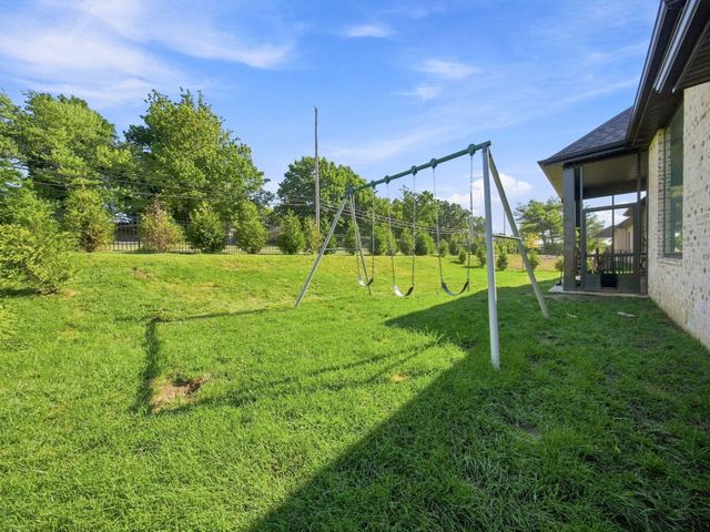 3925 E Woodhue Street, Springfield, MO 65802