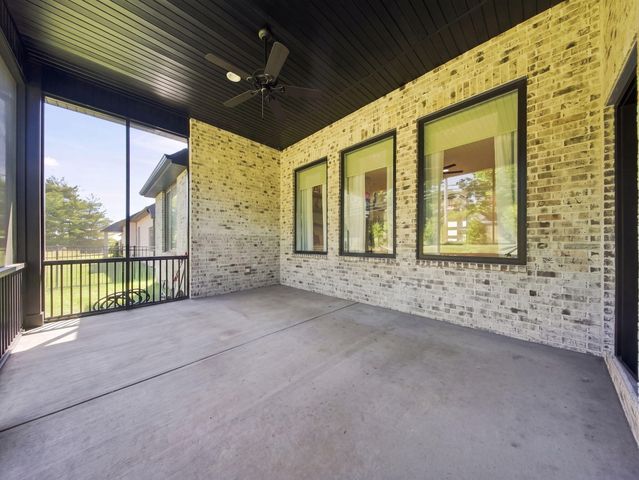 3925 E Woodhue Street, Springfield, MO 65802
