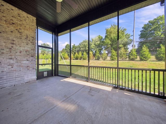 3925 E Woodhue Street, Springfield, MO 65802