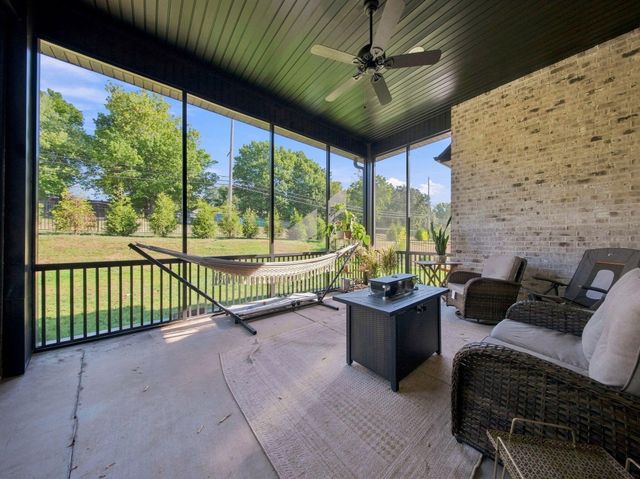 3925 E Woodhue Street, Springfield, MO 65802