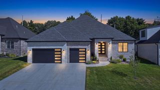 3925 E Woodhue Street, Springfield, MO 65802