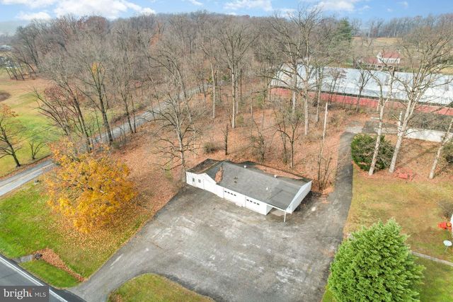 110 E BERLIN RD, York Springs, PA 17372