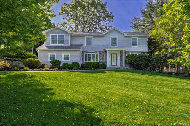 4 Crabapple Court, Mount Sinai, NY 11766