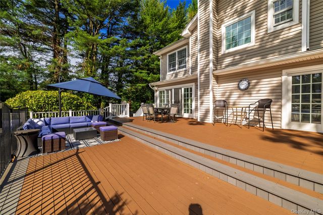 4 Crabapple Court, Mount Sinai, NY 11766