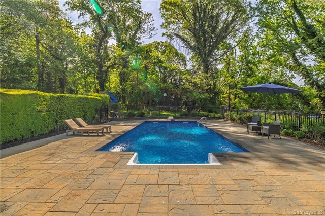 4 Crabapple Court, Mount Sinai, NY 11766