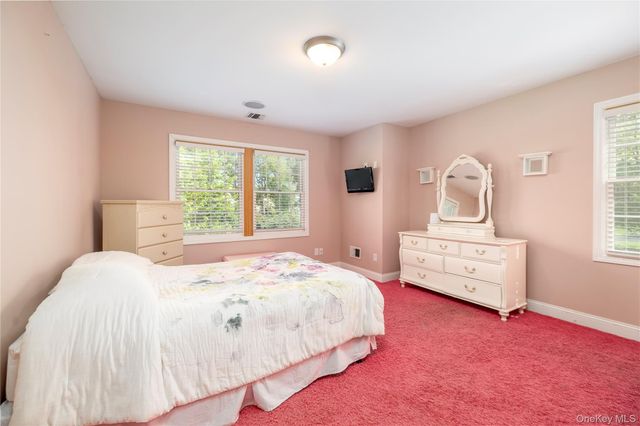 4 Crabapple Court, Mount Sinai, NY 11766