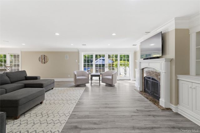 4 Crabapple Court, Mount Sinai, NY 11766