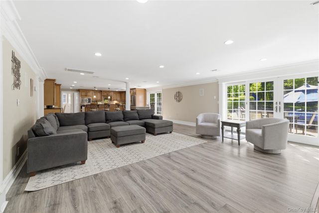4 Crabapple Court, Mount Sinai, NY 11766