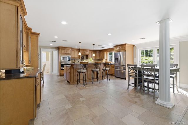 4 Crabapple Court, Mount Sinai, NY 11766