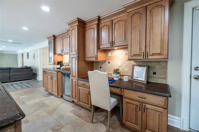 4 Crabapple Court, Mount Sinai, NY 11766