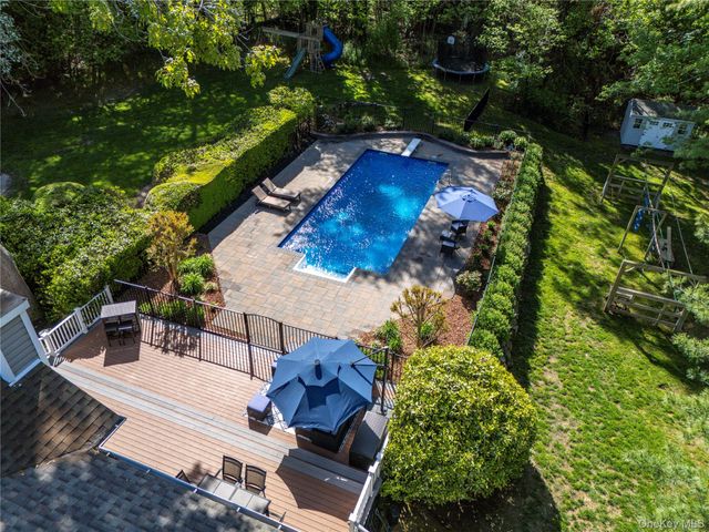 4 Crabapple Court, Mount Sinai, NY 11766