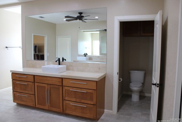 375 TEXAS HERITAGE DR, La Vernia, TX 78121