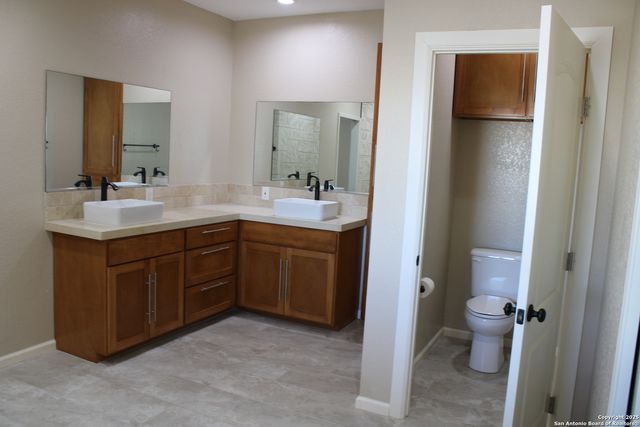 375 TEXAS HERITAGE DR, La Vernia, TX 78121