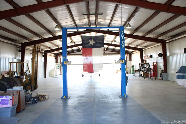 375 TEXAS HERITAGE DR, La Vernia, TX 78121