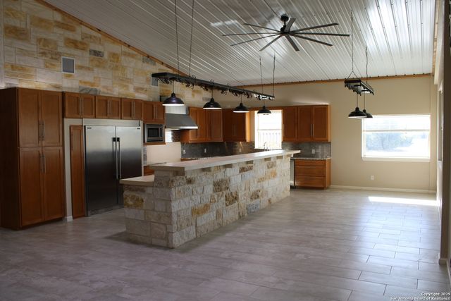 375 TEXAS HERITAGE DR, La Vernia, TX 78121