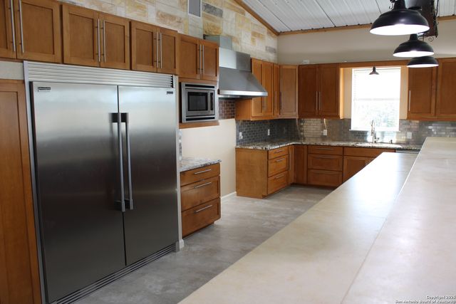 375 TEXAS HERITAGE DR, La Vernia, TX 78121