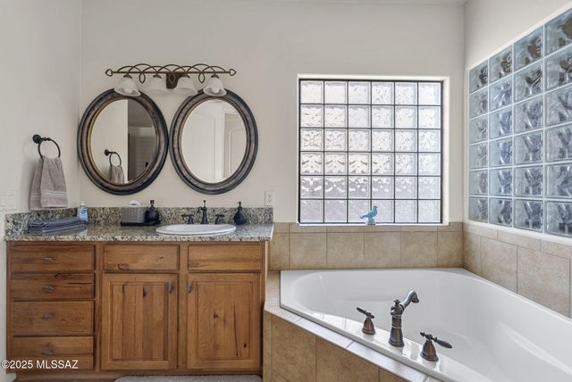 98 Avenida De Otero, Tubac, AZ 85646