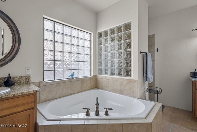 98 Avenida De Otero, Tubac, AZ 85646