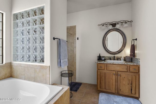 98 Avenida De Otero, Tubac, AZ 85646