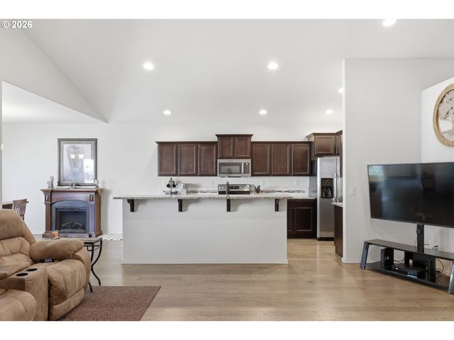 5775 DONOHOE Ave, Eugene, OR 97402