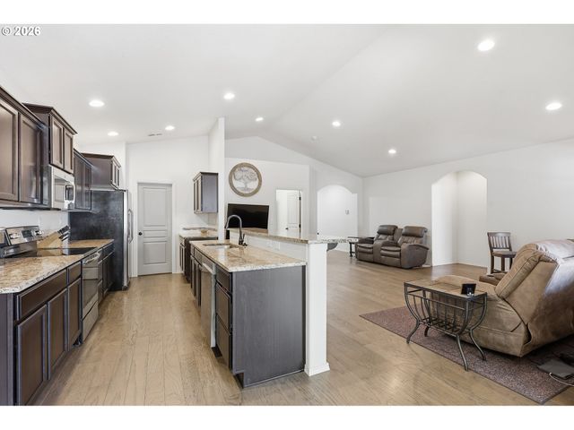 5775 DONOHOE Ave, Eugene, OR 97402
