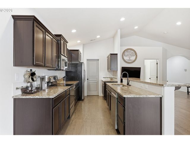 5775 DONOHOE Ave, Eugene, OR 97402