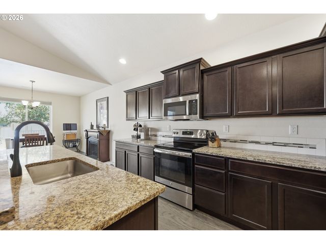5775 DONOHOE Ave, Eugene, OR 97402