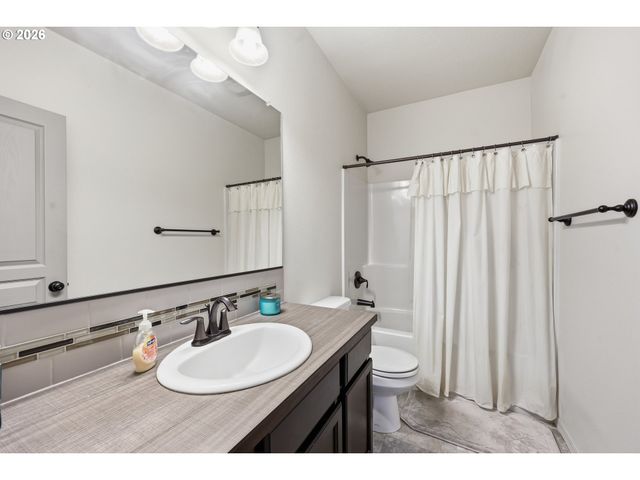5775 DONOHOE Ave, Eugene, OR 97402