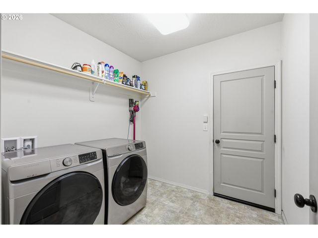 5775 DONOHOE Ave, Eugene, OR 97402
