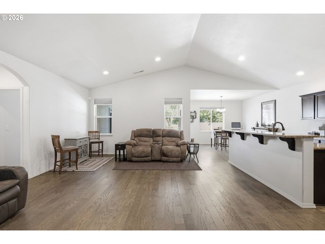 5775 DONOHOE Ave, Eugene, OR 97402