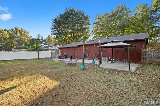64 Carnation Drive, Collinsville, IL 62234