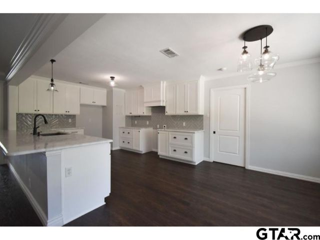 612 Bentley Ct, Tyler, TX 75703