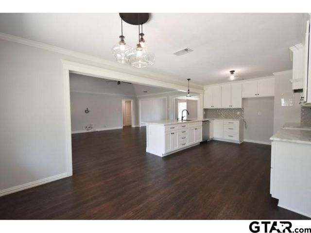 612 Bentley Ct, Tyler, TX 75703