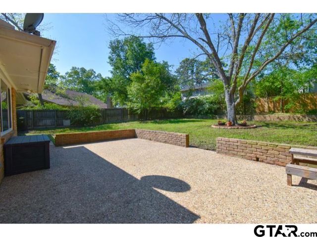 612 Bentley Ct, Tyler, TX 75703