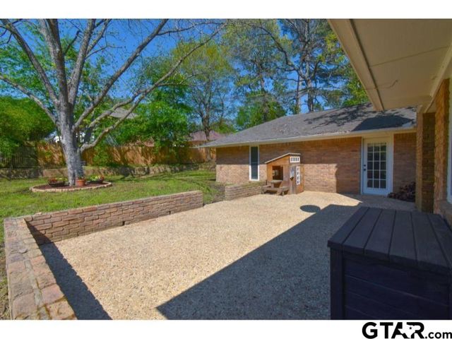 612 Bentley Ct, Tyler, TX 75703