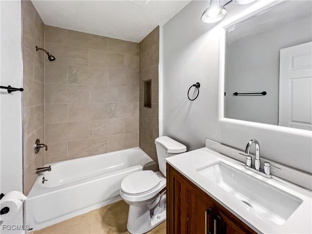 210 Manatee ST, Fort Myers, FL 33913