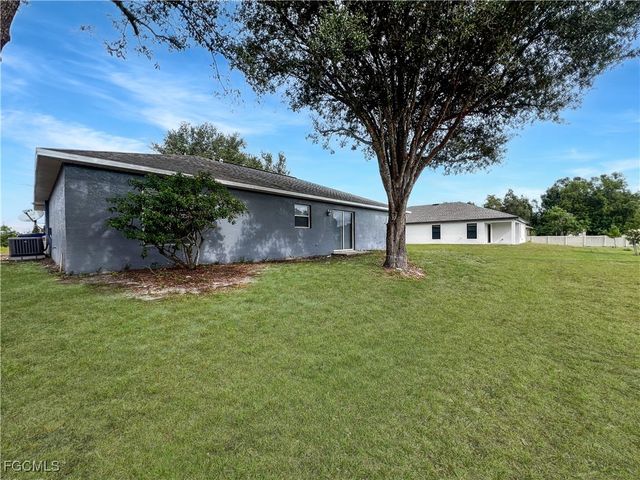 210 Manatee ST, Fort Myers, FL 33913
