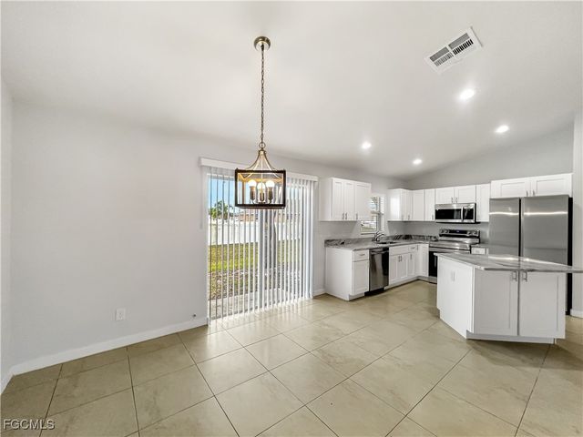 210 Manatee ST, Fort Myers, FL 33913