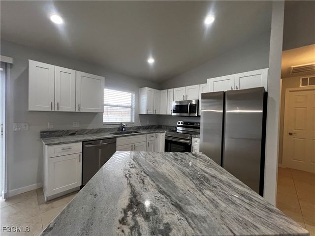 210 Manatee ST, Fort Myers, FL 33913