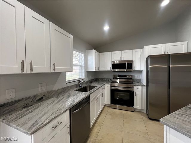 210 Manatee ST, Fort Myers, FL 33913