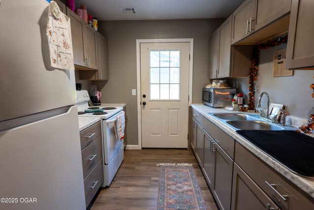 1201 Franklin Street A & B, Sarcoxie, MO 64862