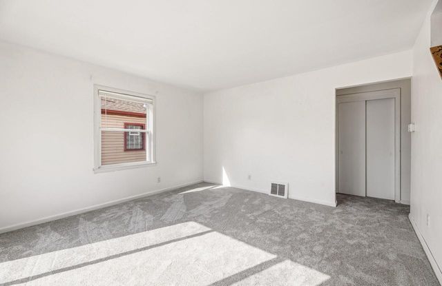 4201 S 5th PLACE, Milwaukee, WI 53207