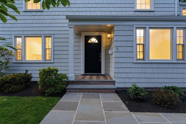 1 Bevan Place, Eastchester, NY 10709