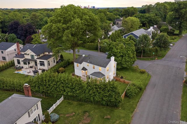 1 Bevan Place, Eastchester, NY 10709
